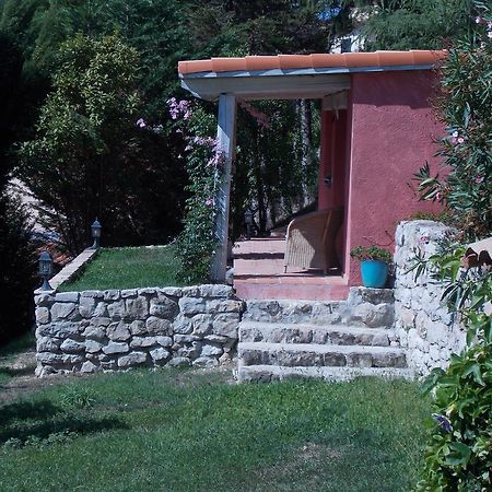 Le Mas De L'Aighetta Bed & Breakfast เอซ ภายนอก รูปภาพ