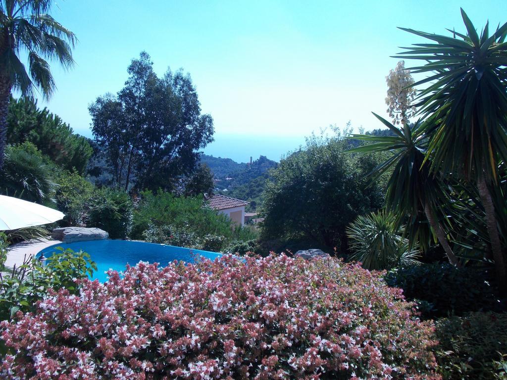 Le Mas De L'Aighetta Bed & Breakfast เอซ ภายนอก รูปภาพ