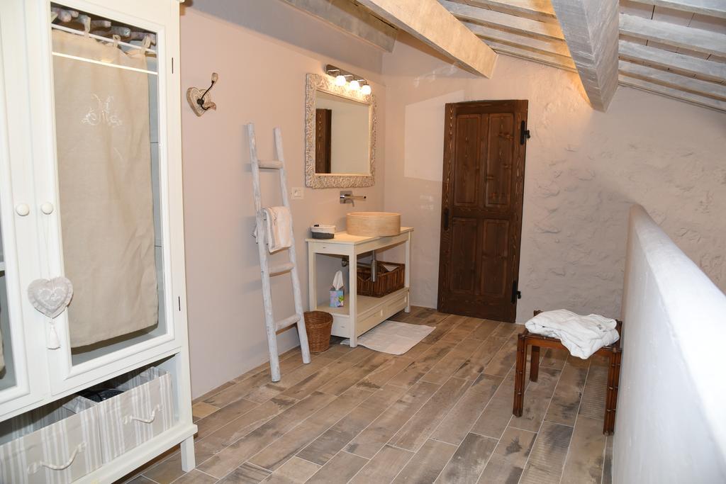 Le Mas De L'Aighetta Bed & Breakfast เอซ ภายนอก รูปภาพ